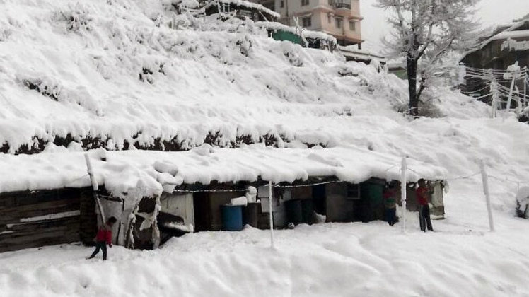 बर्फबारी