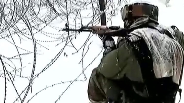 सीमा पर मुस्तैद जवान