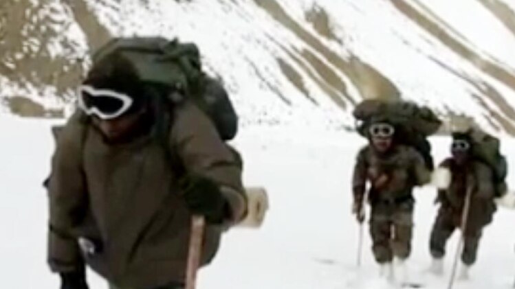 कश्मीर में 15 जवान मरे