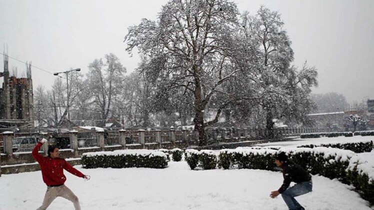 बर्फबारी