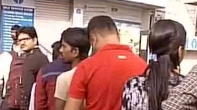 कैश की किल्लत खत्म