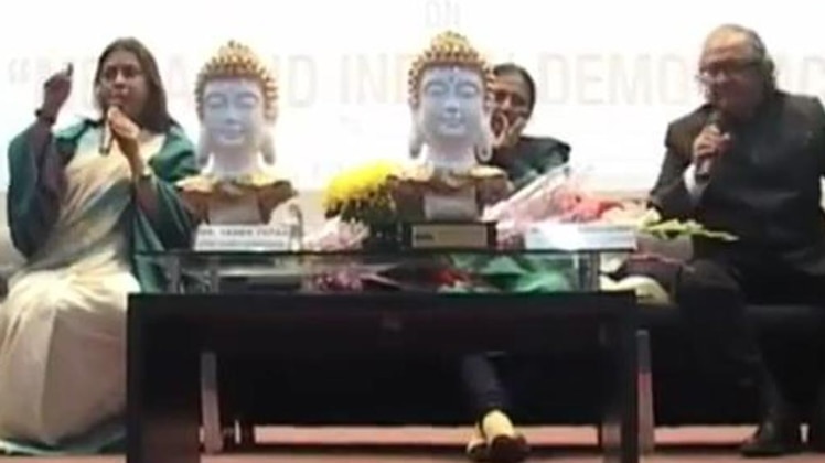 मीनाक्षी लेखी और तारिक फतेह