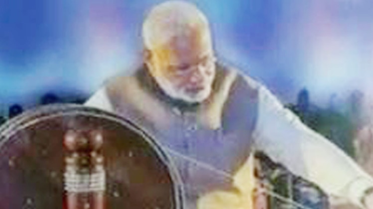 खादी ग्रामोद्योग के कैलेंडर पर छाए मोदी, गांधी गायब