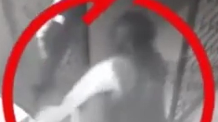 मासूम को नीचे फेंका