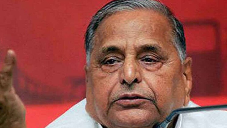 सपा में घमासान