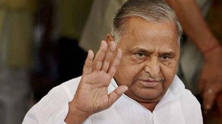 साइकिल पर मुलायम सिंह ने ठोंका दांव