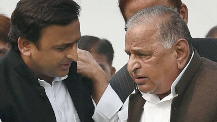 'साइकिल' पर जारी संघर्ष