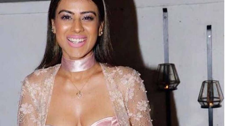 निया शर्मा