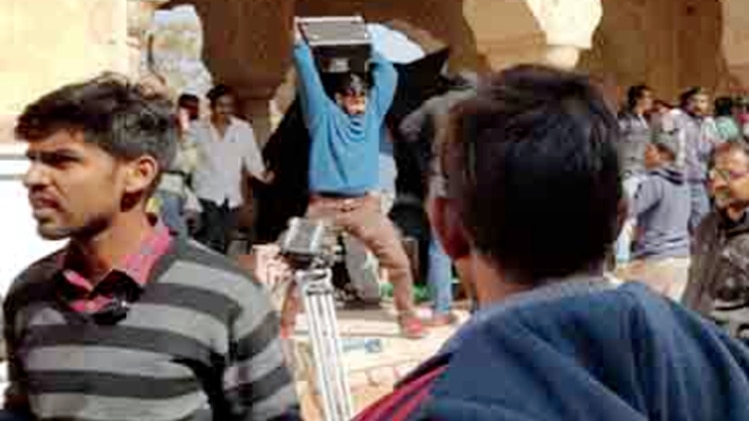 भंसाली के सेट पर हमले की चौतरफा निंदा