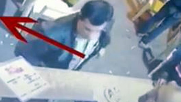 जब गुजरात के एक रेस्टोरेंट में घुसी बेकाबू कार