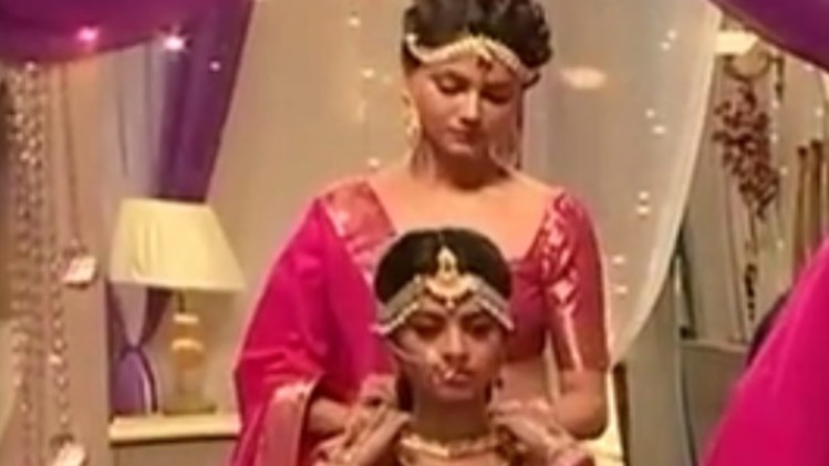 सौम्या और सुरभि