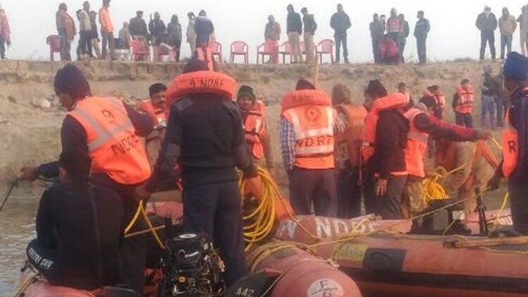 पटना में नाव पलटने से अब तक 25 लोगों की मौत