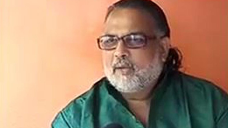 अब बापू खादी ग्रामोद्योग को राम-राम कह दें: तुषार गांधी