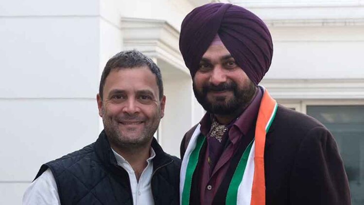 नवजोत सिंह सिद्धू ने थामा कांग्रेस का हाथ