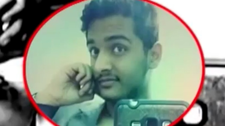 रेलवे ट्रेक पर सेल्फी लेने के दौरान दो बच्चों की मौत