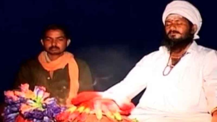 तांत्रिकों के दर पर नेताओं की दस्तक