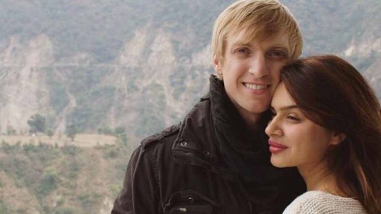 मिलिए 'नागिन' की मधुमक्खी के अमेरिकन ब्वॉयफ्रेंड से