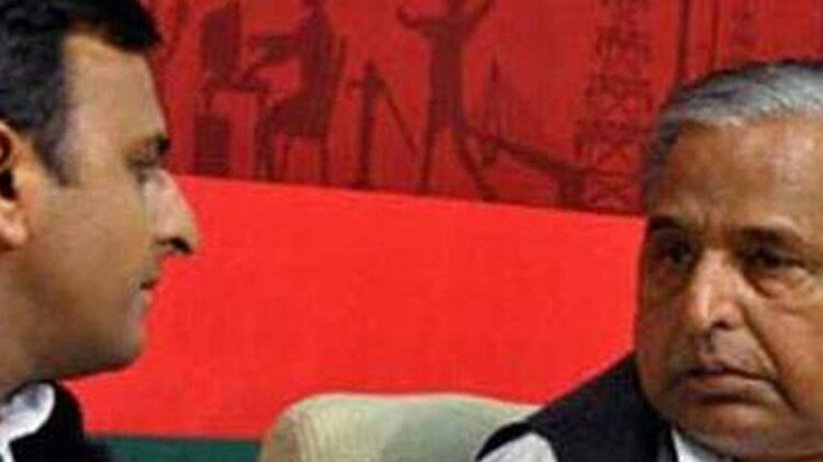 मुलायम सिंह यादव और अखिलेश यादव