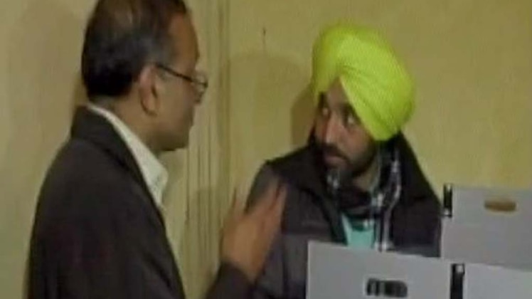 पंजाब में दिग्गजों ने डाले वोट