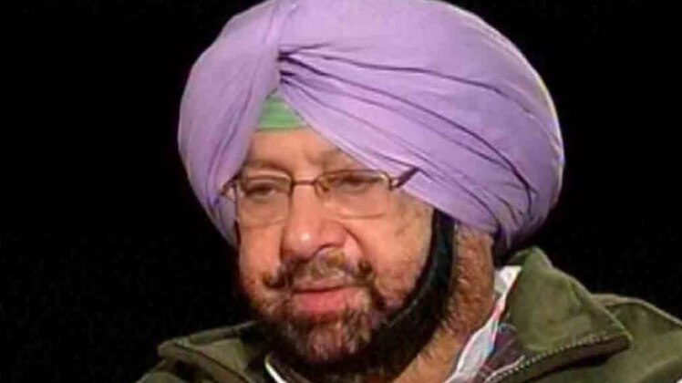 प्रकाश सिंह बादल के खिलाफ चुनाव लड़ रहे हैं अमरिंदर सिंह