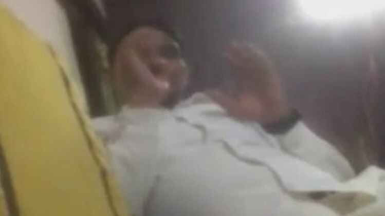 'आज तक' ने किया था स्टिंग ऑपरेशन