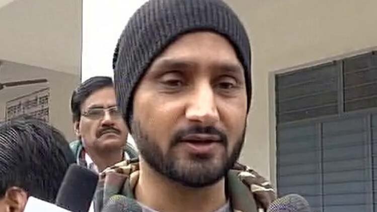 हरभजन सिंह ने जनता से की वोट डालने की अपील