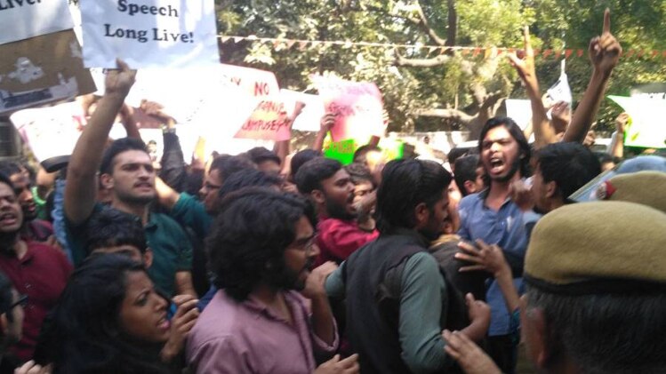 जेएनयू का छात्र है उमर खालिद