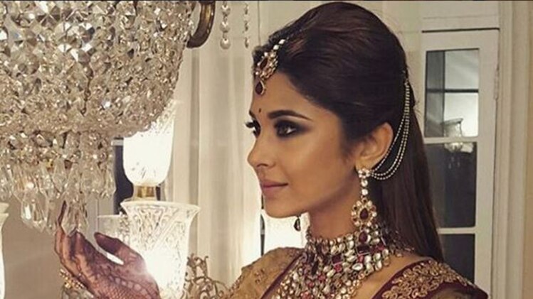 माया बनीं संस्कारी