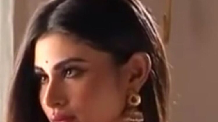 मौनी रॉय