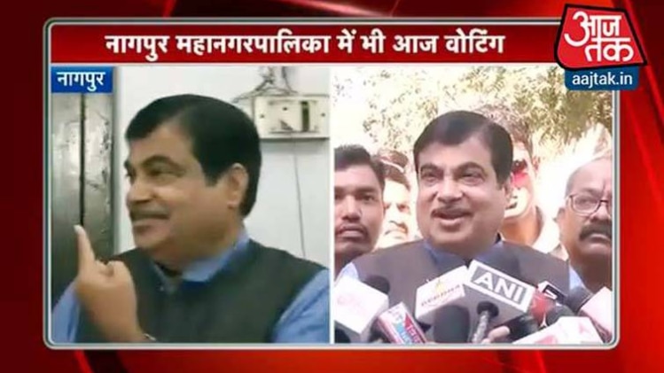 नागपुर में नितिन गडकरी ने की वोटिंग