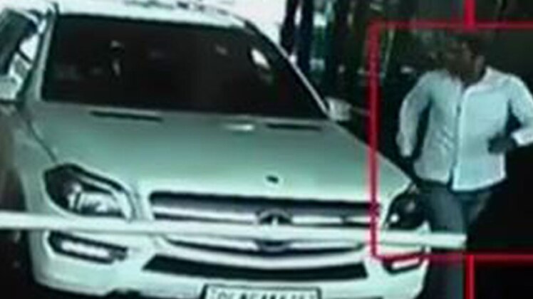 कैमरे में कैद हुई गुड़गांव के टोल प्लाजा की गुंडागर्दी