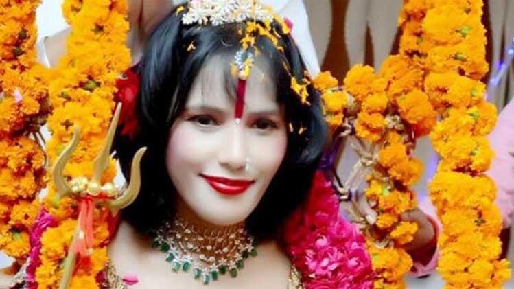 राधे मां का नया विवाद