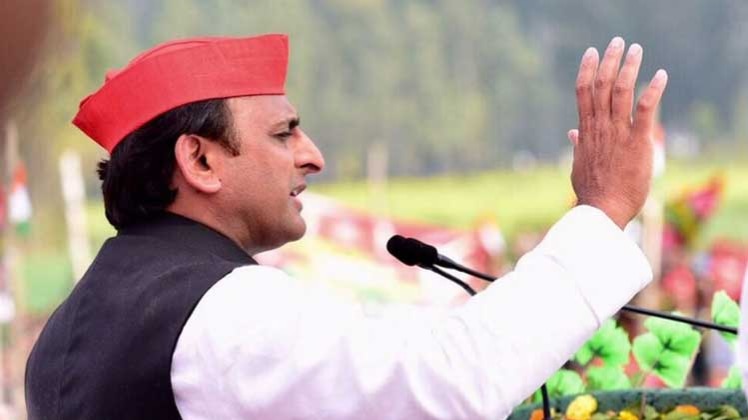 उत्तर प्रदेश के सीएम अखिलेश यादव