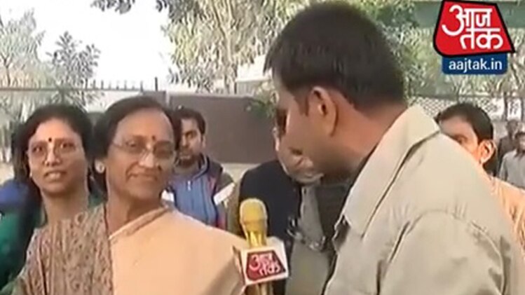 लखनऊ कैंट सीट पर रीता बहुगुणा जोशी का अपर्णा यादव से मुकाबला