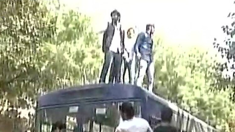 दिल्ली यूनिवर्सिटी में हंगामा