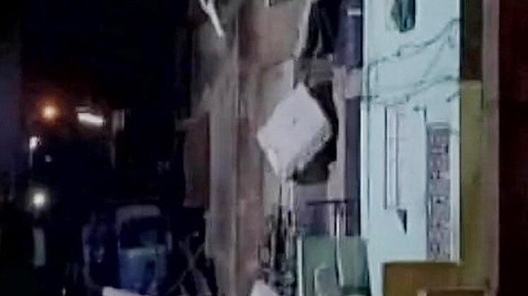 सूरत में गिरी इमारत, 3 की मौत