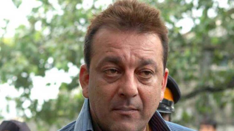 ट्रैफिक जाम से बचने के लिए संजय ने की रिक्शा की सवारी