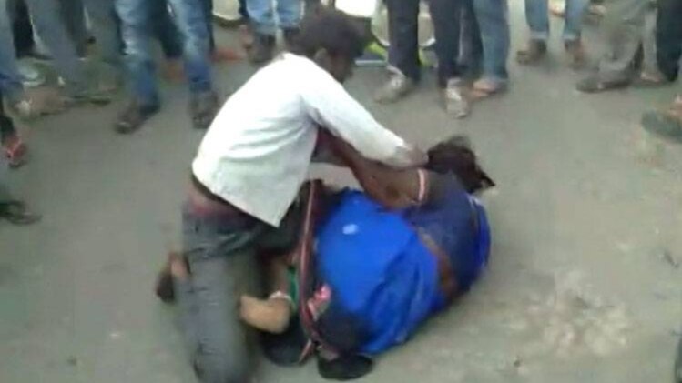 जमकर हुई धुनाई