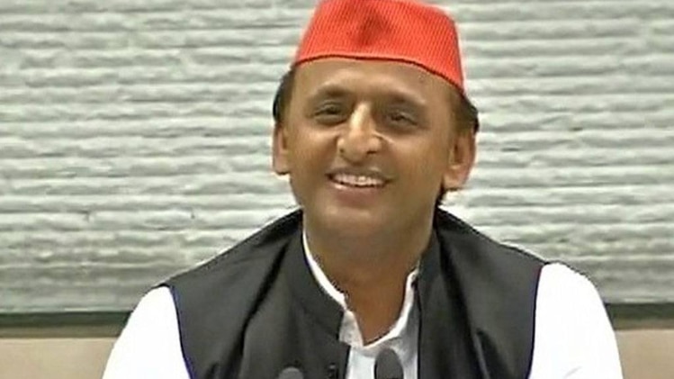 नई सरकार हमसे बेहतर काम करेगी: अखिलेश यादव