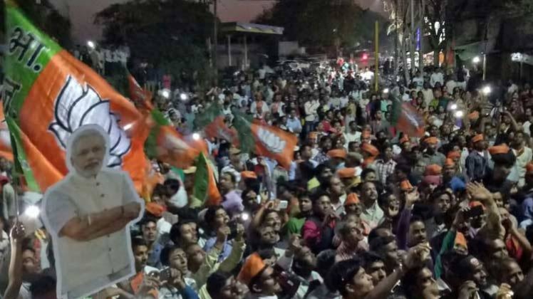 पीएम मोदी का रोड शो