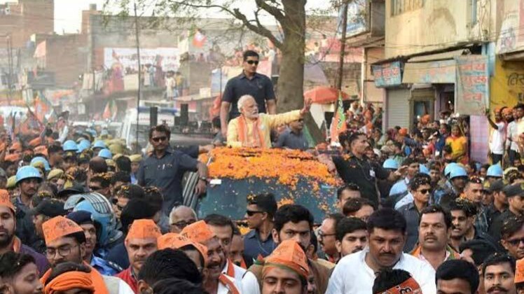 पीएम मोदी का रोड शो