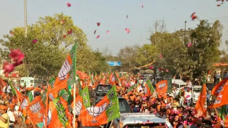 पीएम मोदी का रोड शो