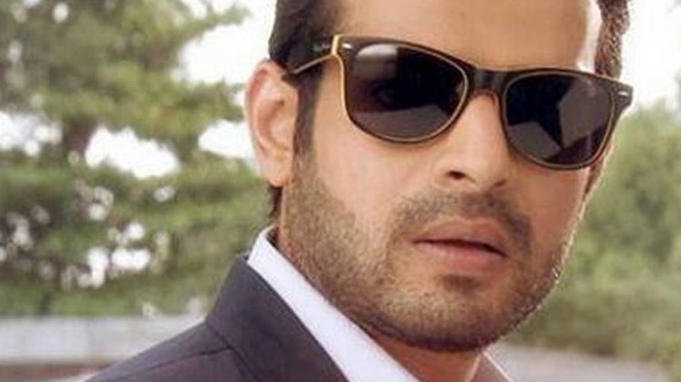 रमन के किरदार में करण पटेल