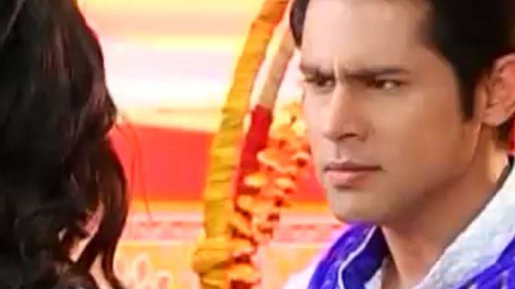 'वो अपना सा' का सेट