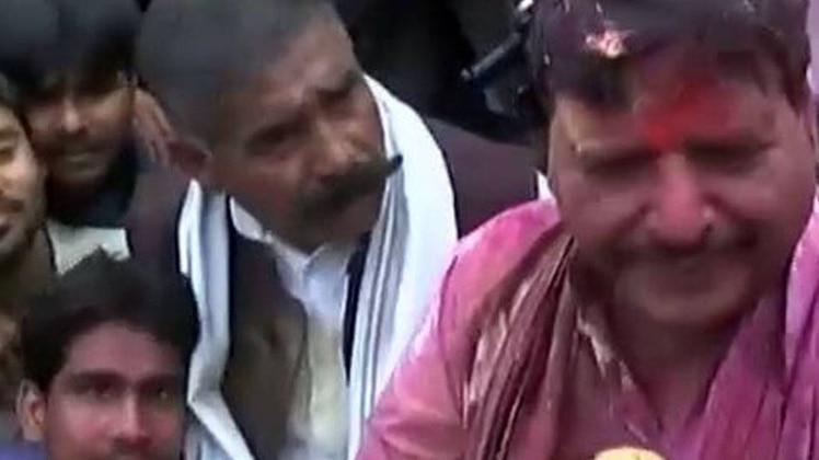 होली पर शिवपाल यादव की जीत का भरपूर रंग!