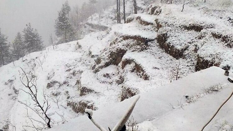 मौसम का यू-टर्न, केदारनाथ में भारी बर्फबारी