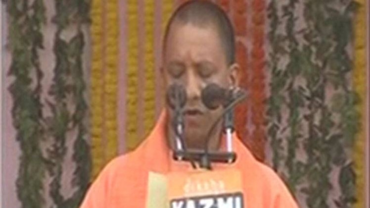 योगी आदित्यनाथ ने यूपी के सीएम पद की शपथ ली