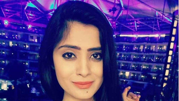 सिमर की बेटी ने बाथटब में कराया PHOTO SHOOT