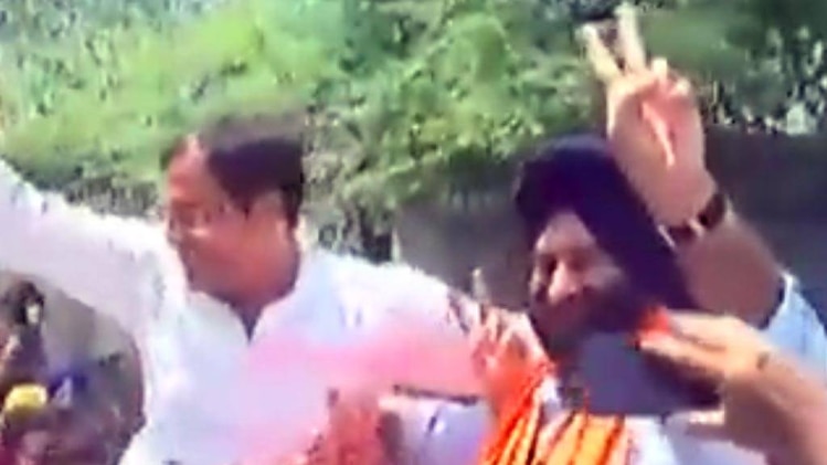 बैसाखी पर बीजेपी की बल्ले-बल्ले