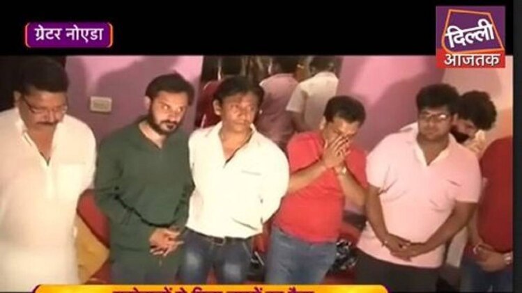 यूपी STF ने नोएडा सेक्टर 93 की एक बिल्डिंग में मारा छापा